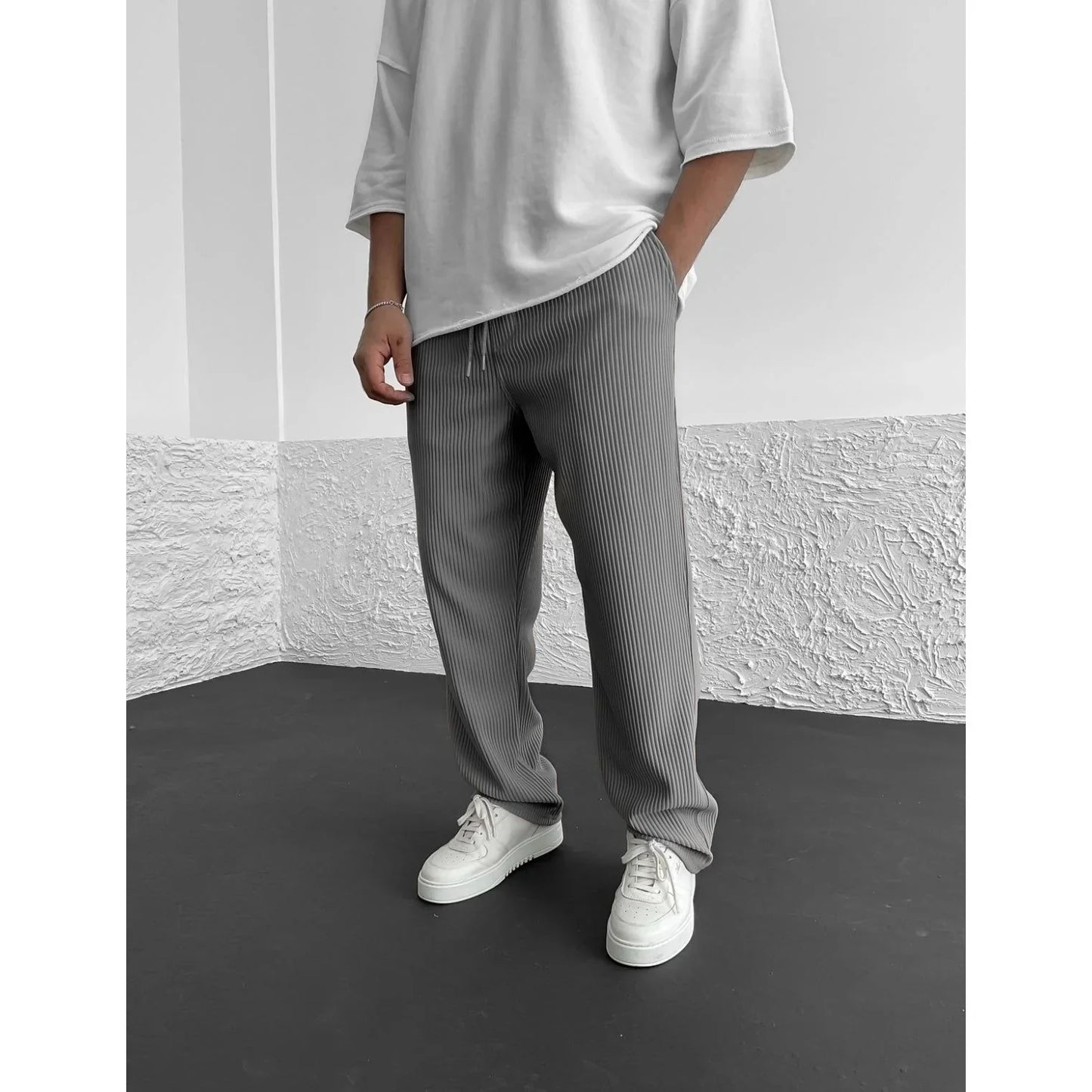 Men’s Casual Relaxed-Fit Pants | Lightweight & Versatile | Effortless Style