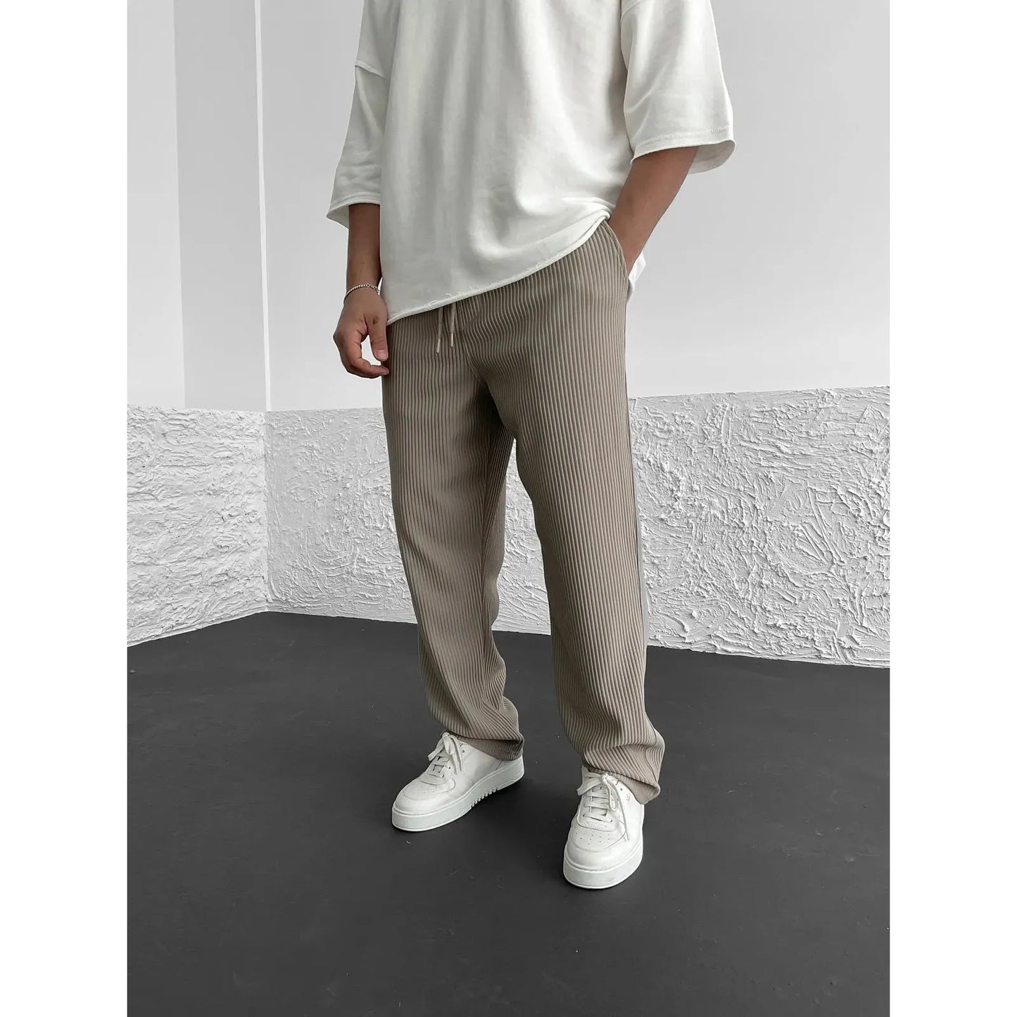 Men’s Casual Relaxed-Fit Pants | Lightweight & Versatile | Effortless Style