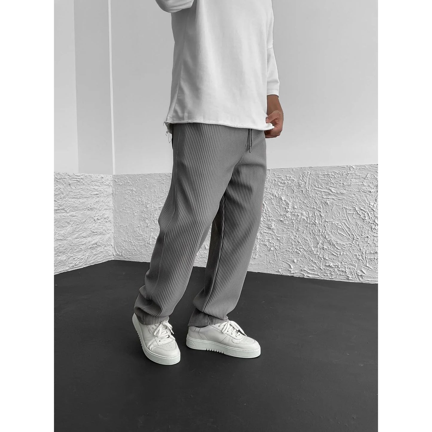 Men’s Casual Relaxed-Fit Pants | Lightweight & Versatile | Effortless Style